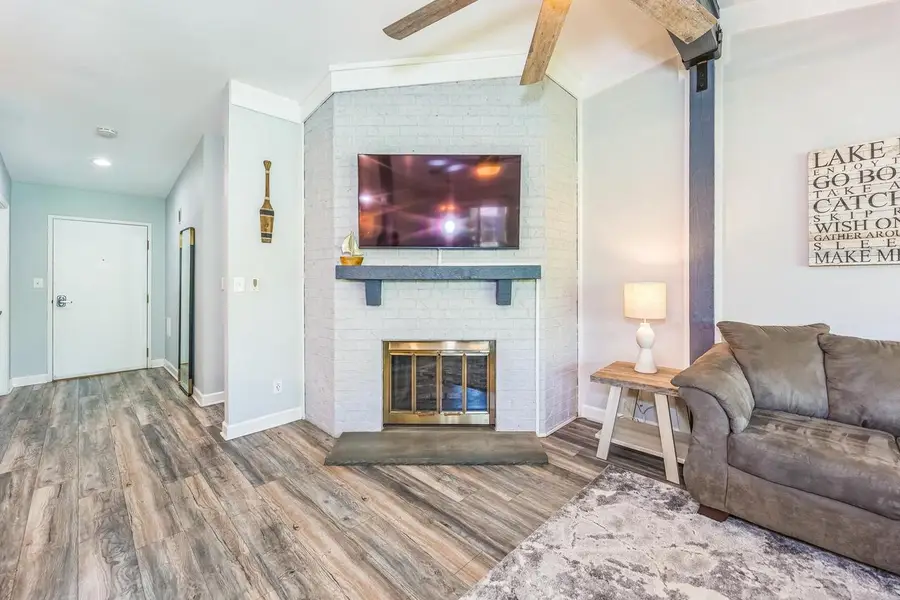 33 Abbey Villa Circle #F, Fontana, WI 53125 - Image #3