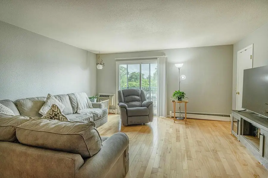 2420 INDEPENDENCE Lane #212, Madison, WI 53704 - Image #2