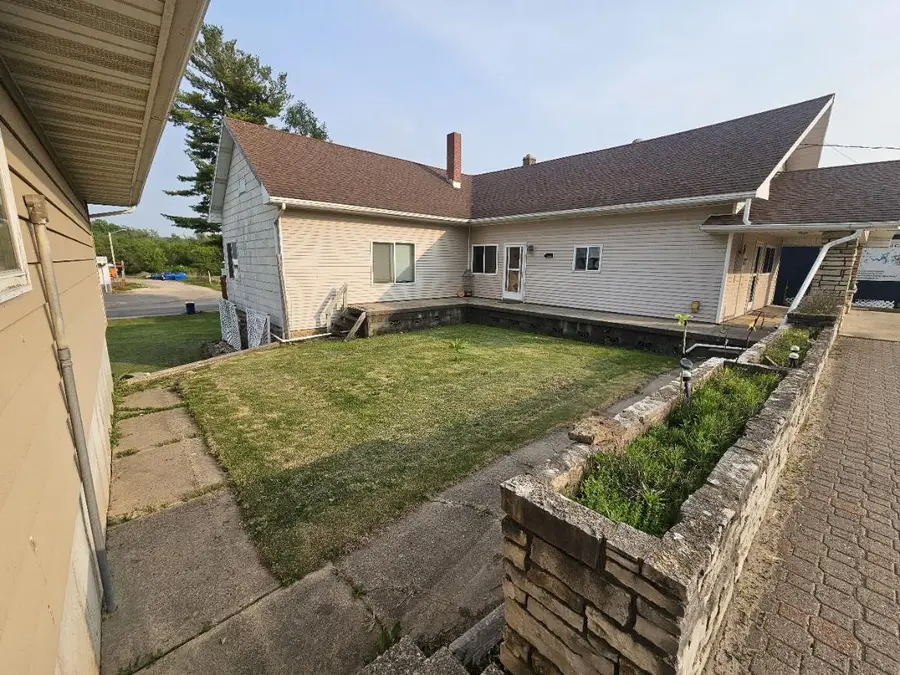 1004 Water Avenue, Hillsboro, WI 54634 - Image #2