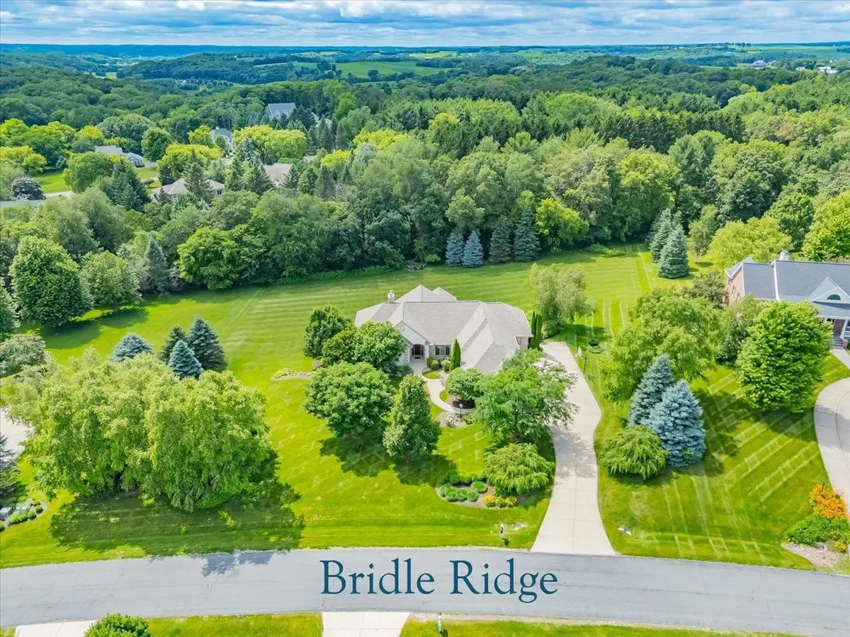 4865 Champions Run, Middleton, WI 53562 - #1