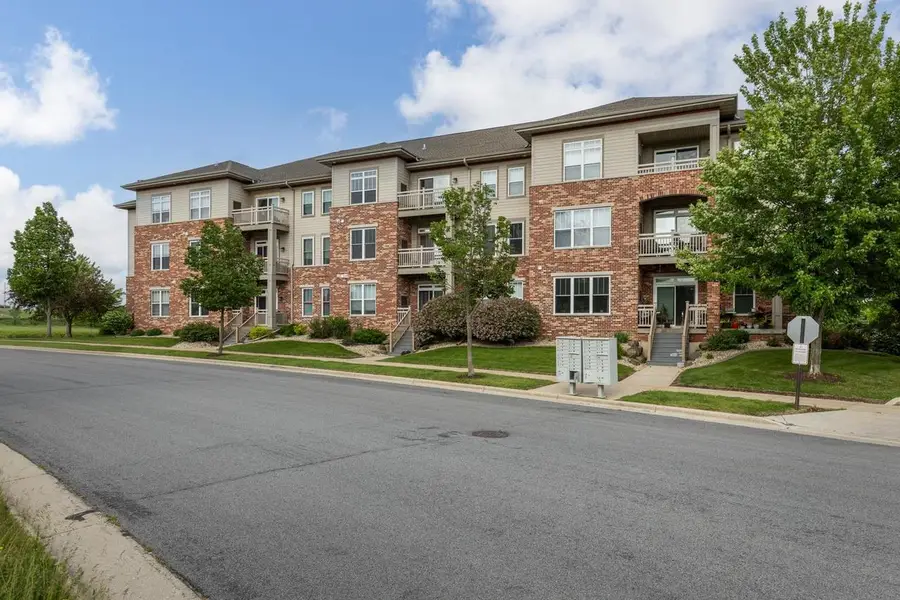 141 Metro Terrace #105, Madison, WI 53718 - Image #2