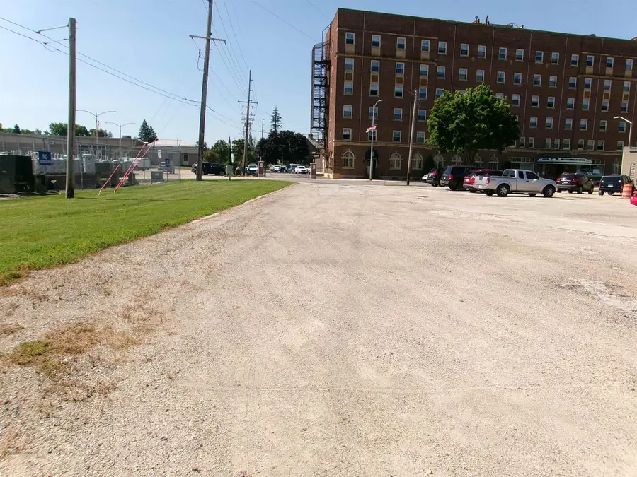 108 E Maple Avenue, Beaver Dam, WI 53916 - Image #2