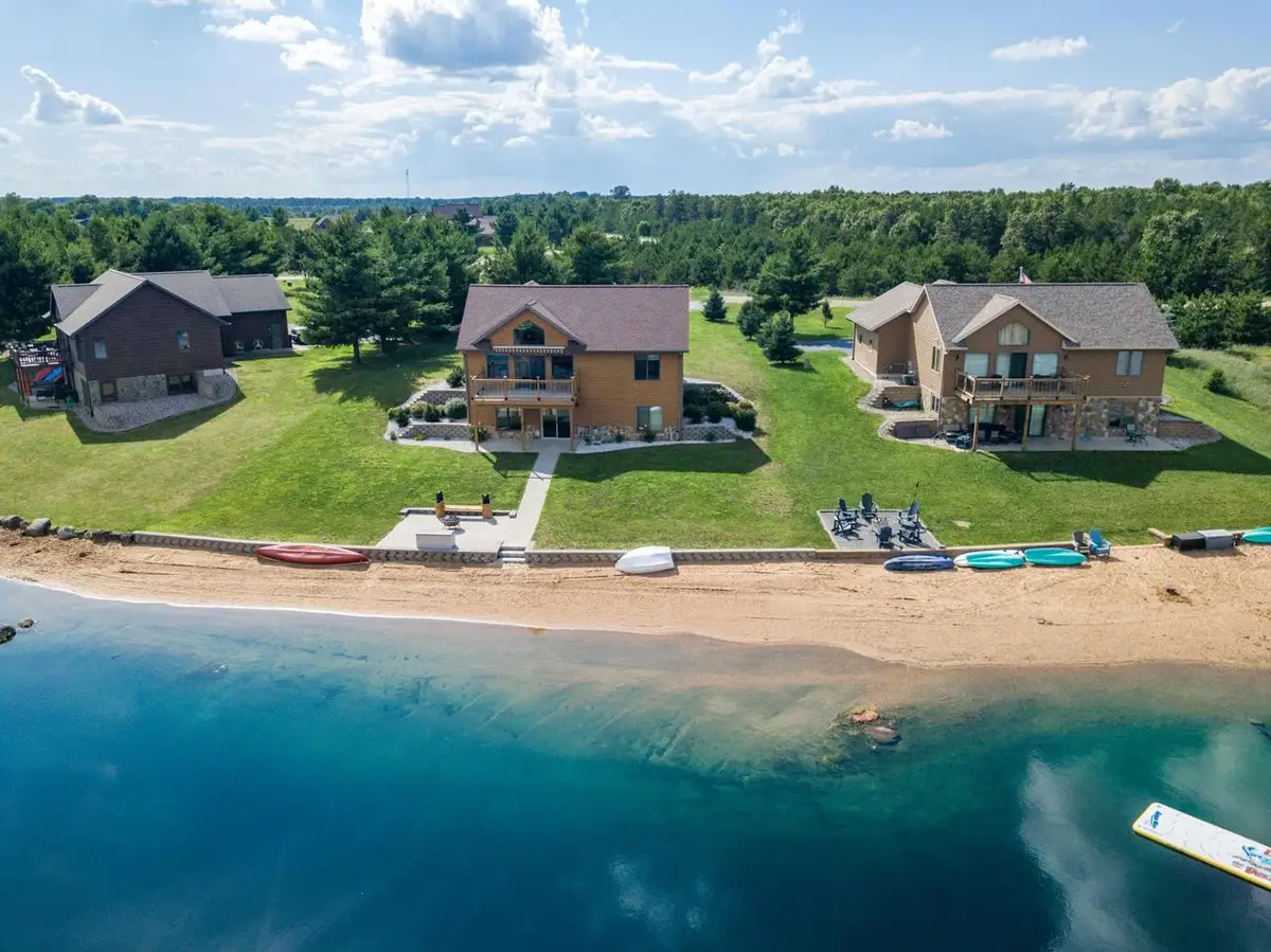 N7586 N Stone Gate Drive, New Lisbon, WI 53950 - #1