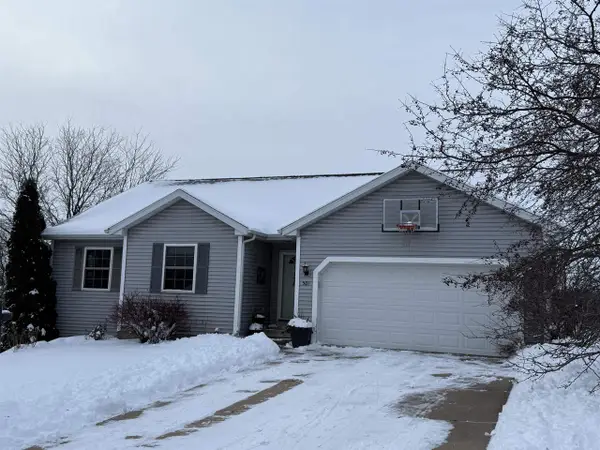501 Glacier Trail, Mount Horeb, WI 53572