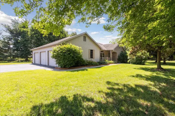 3812 N Hickory Drive, Janesville, WI 53545