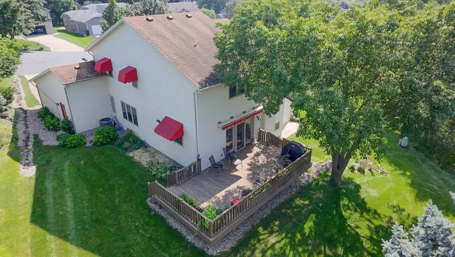 18 Clarendon Court, Madison, WI 53704 - Image #3