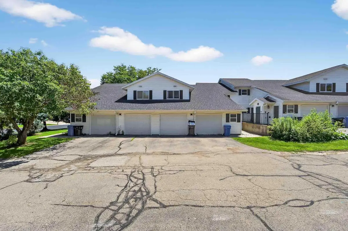 2954 King James Way #4, Fitchburg, WI 53719 - Image #1