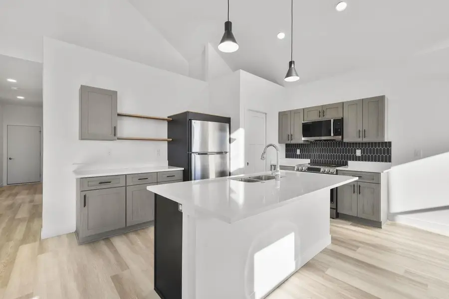 106 Lupine Avenue, Poynette, WI 53955 - Image #2