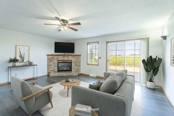 2367 EFFINGHAM Way, Sun Prairie, WI 53590