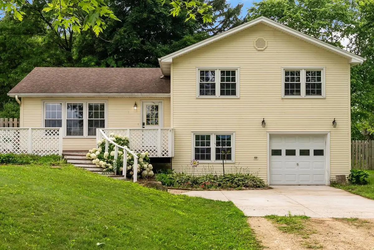 5801 Town Hall Drive, Sun Prairie, WI 53590 - Image #1