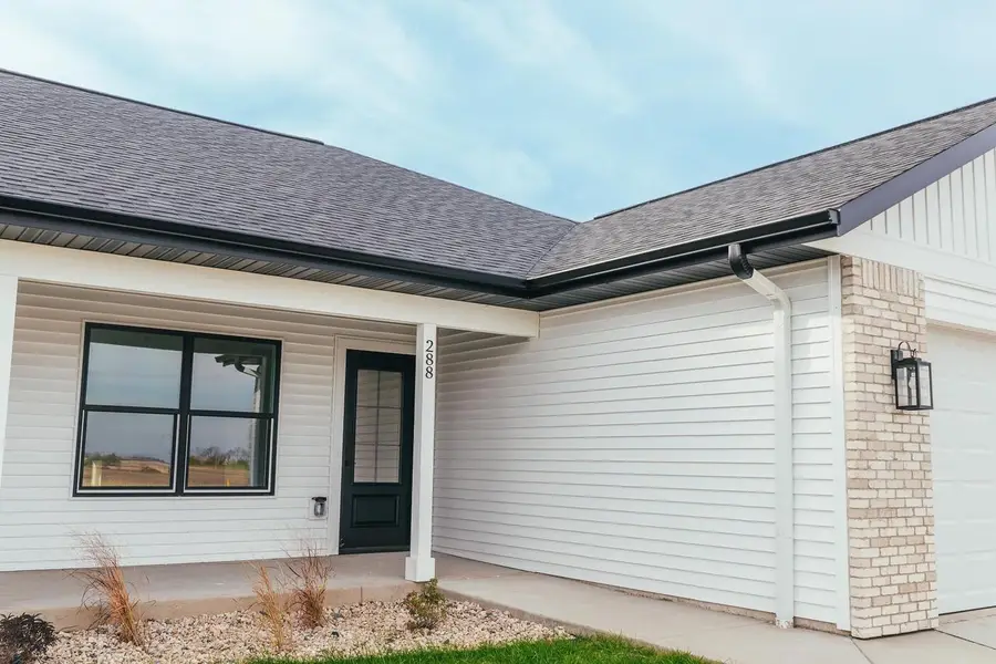 284 Santa Maria Drive, Arlington, WI 53911 - Image #2