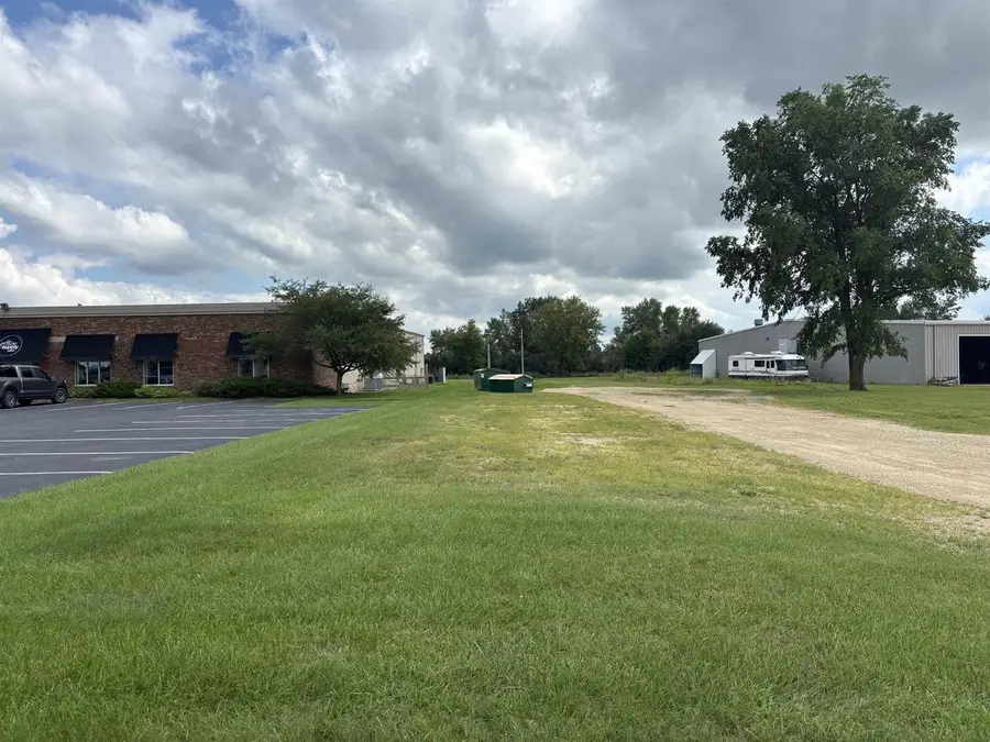 302 Industrial Drive, Columbus, WI 53925 - Image #2