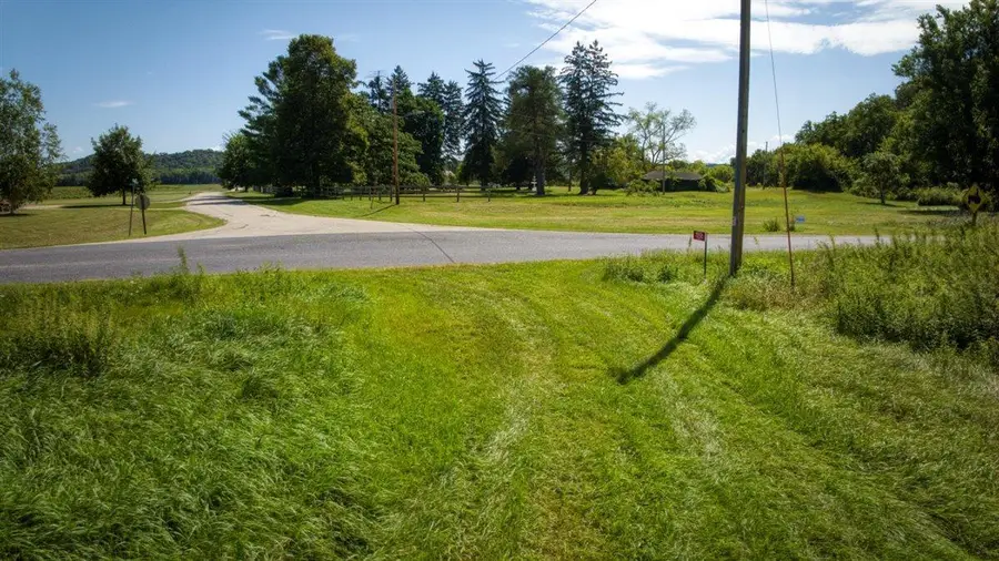 7050 E Sawle Road, Arena, WI 53503 - Image #2