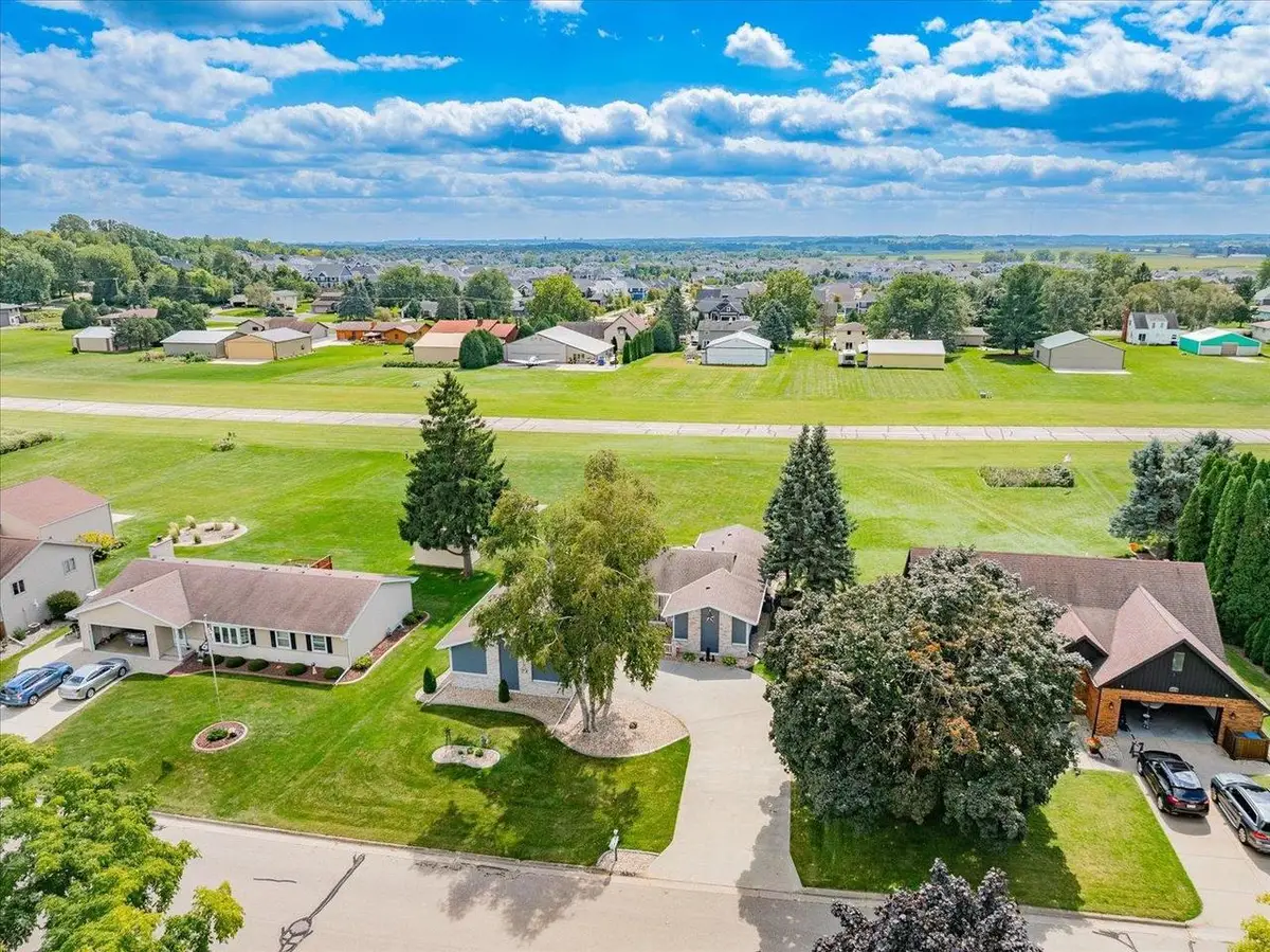 120 Winston Way, Waunakee, WI 53597 - #1