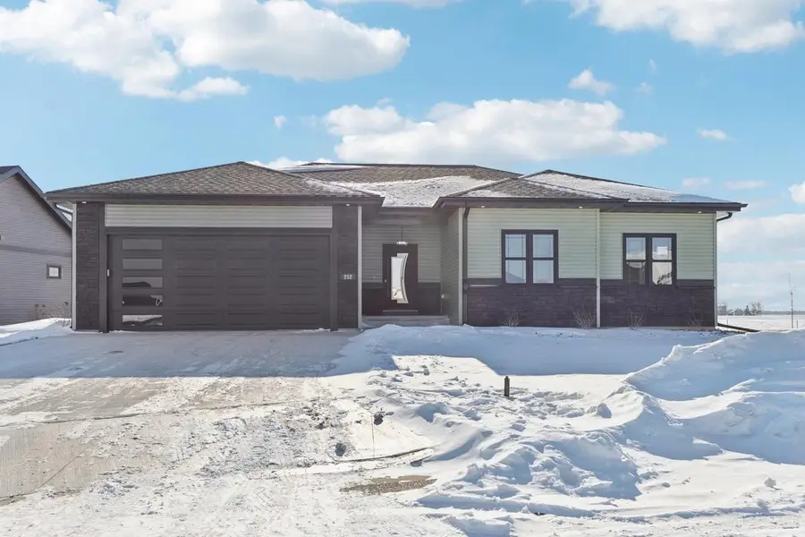 252 Falcon Court, Sauk City, WI 53583 - Image #2