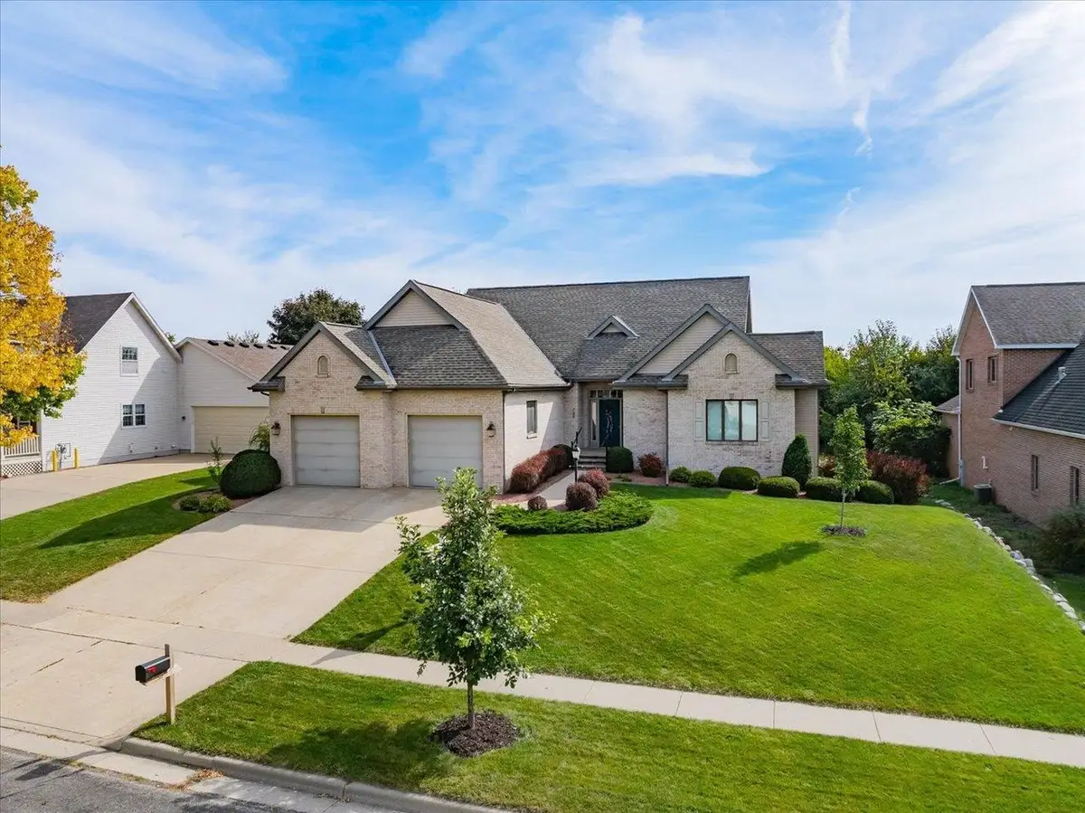 725 S 2nd Street, Mount Horeb, WI 53572 - Image #1