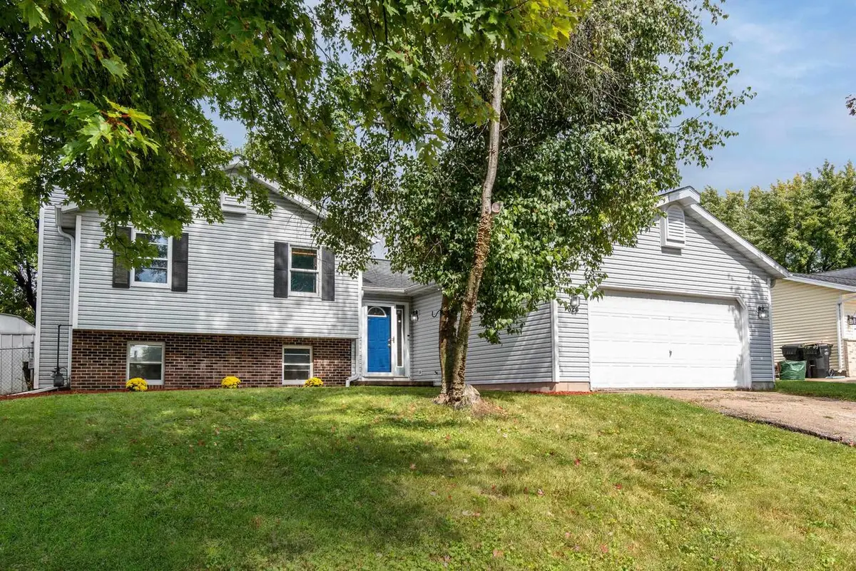 624 W Mohawk Trail, Deforest, WI 53532 - #1