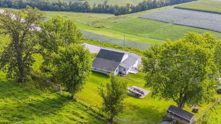 7023 Highway 81, Cassville, WI 53806 - Image #2