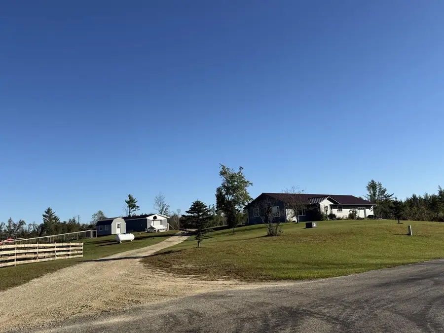 33486 Driftwood Avenue #B, Byron, WI 54666 - Image #3