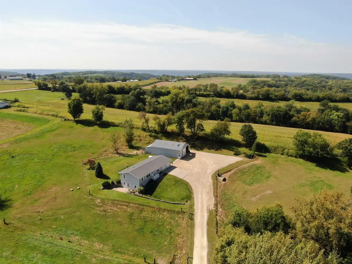61988 Wildwood Drive, Prairie Du Chien, WI 53821 - Image #1