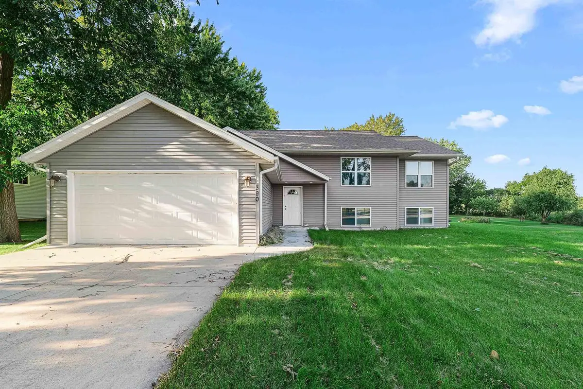 390 Meadow Lane, Columbus, WI 53925 - Image #1