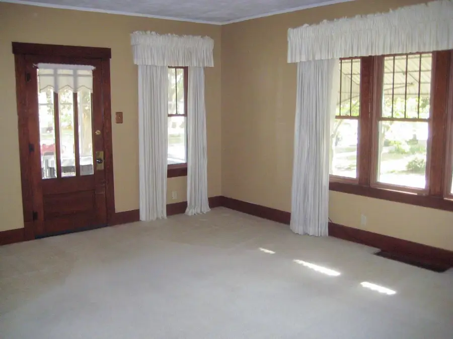 523 S Michigan Street, Prairie Du Chien, WI 53821 - Image #3