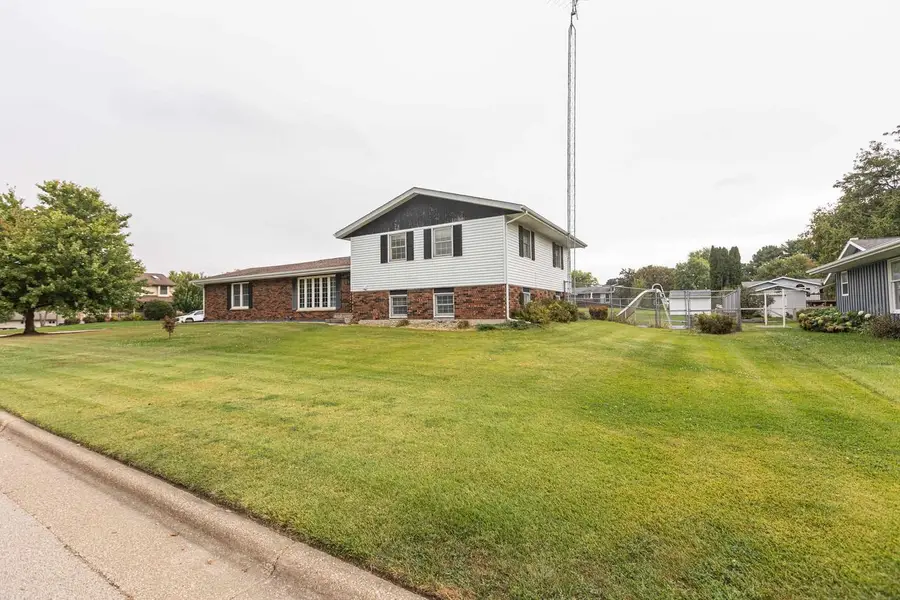 612 School Street, Cuba City, WI 53807 - Image #2