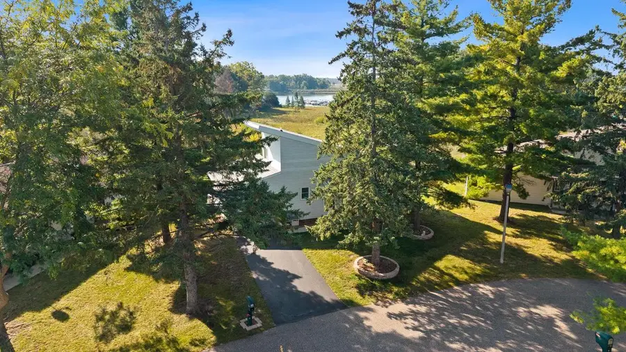 902 Saddle Ridge, Portage, WI 53901 - Image #2