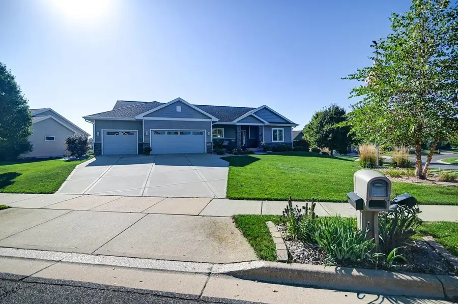 1339 Heritage Lane, Sun Prairie, WI 53590 - Image #2