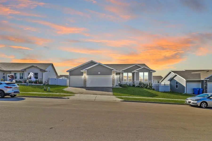 932 Margarets Way, Belleville, WI 53508 - #3