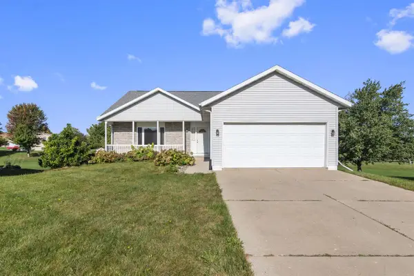669 N Woods Edge Drive, Oregon, WI 53575