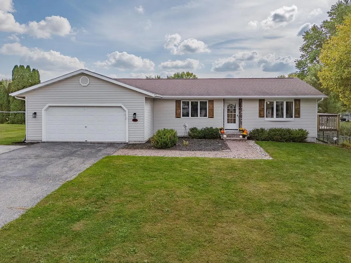 633 Naragansett Avenue, Baraboo, WI 53913 - Image #1