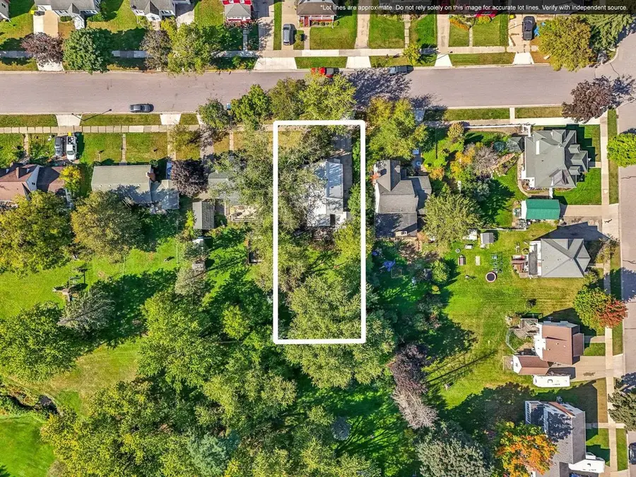 325 Warren Avenue, Reedsburg, WI 53959 - Image #3