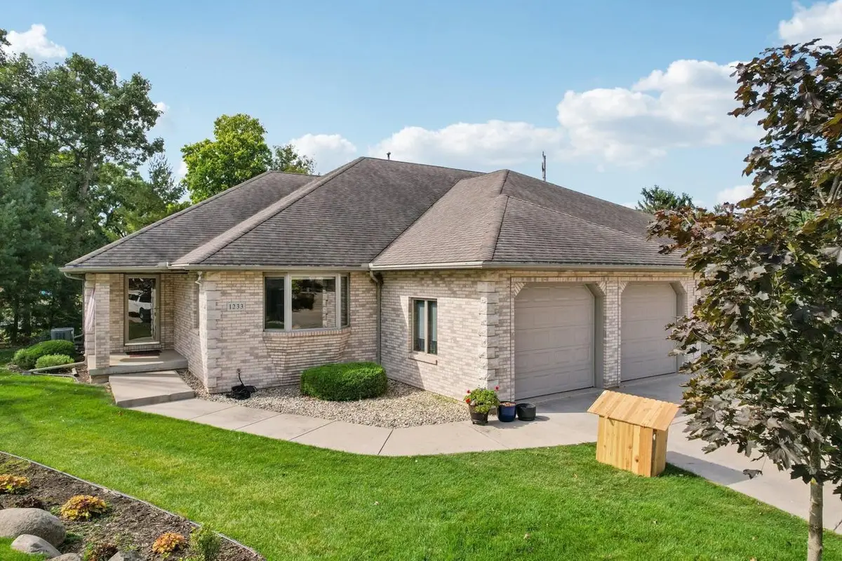 1233 W Sherman Avenue, Fort Atkinson, WI 53538 - #1