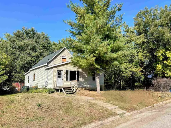 803 N Prairie Street, Prairie Du Chien, WI 53821