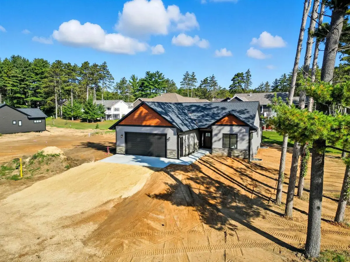 806 Saddle Ridge, Portage, WI 53901 - Image #1