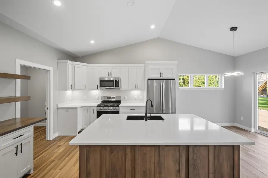 806 Saddle Ridge, Portage, WI 53901 - Image #3