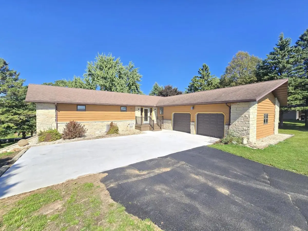 W2102 State Road 44, Markesan, WI 53946 - Image #1
