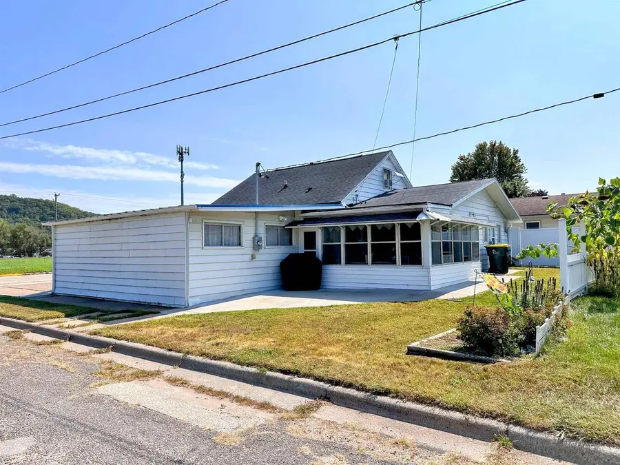731 N Michigan Street, Prairie Du Chien, WI 53821 - Image #3
