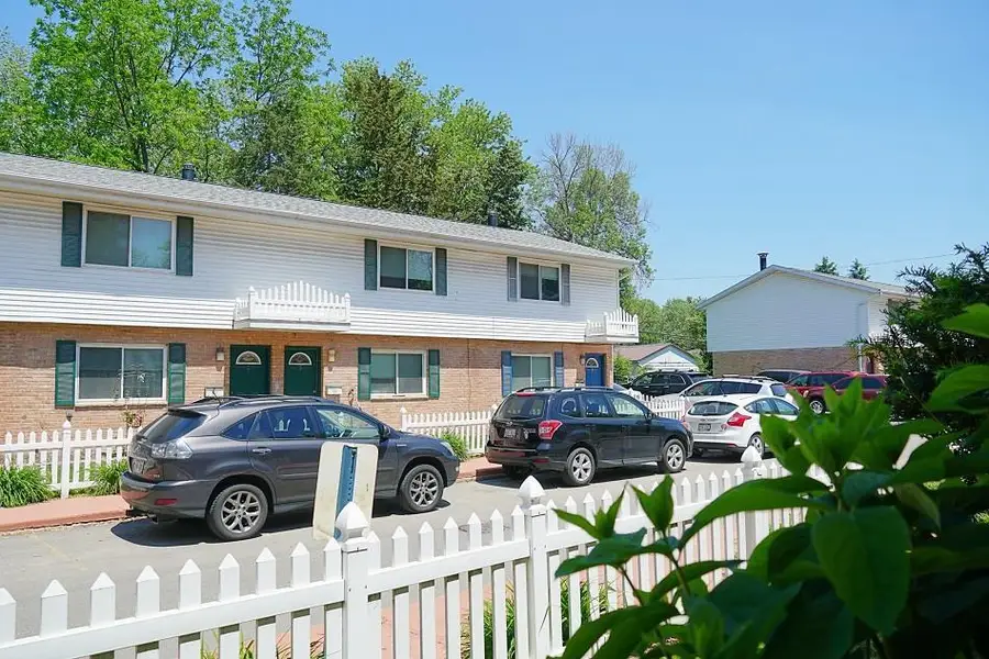 1203 Macarthur Road, Madison, WI 53714 - Image #2