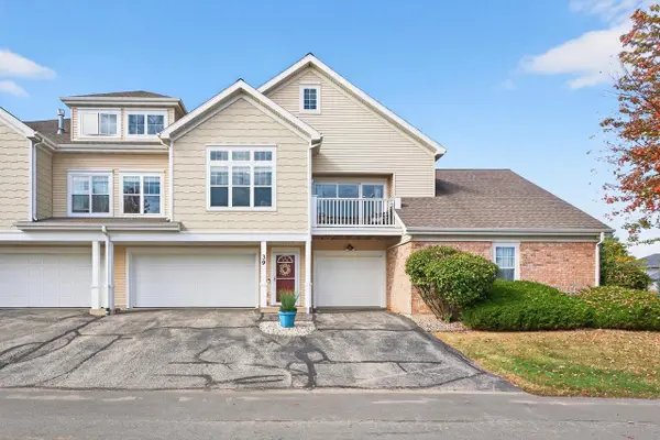 40 Keystone Way #39, Fitchburg, WI 53711