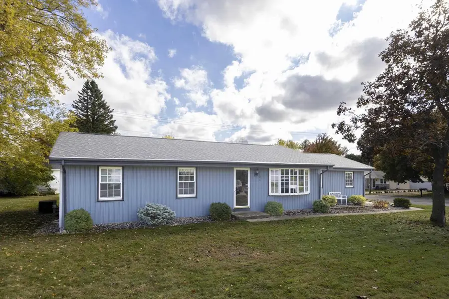 1101 N Pass Street, Edgerton, WI 53534 - Image #2