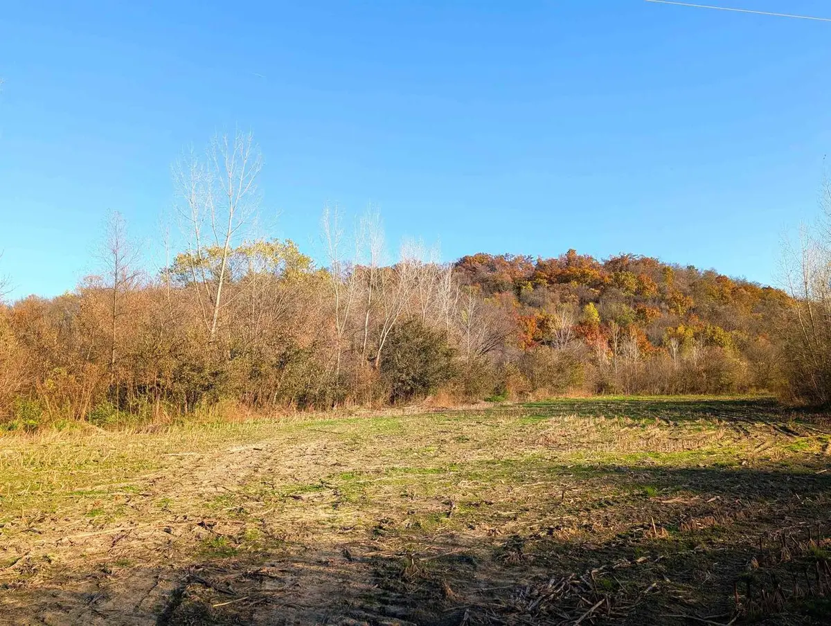 000 Millville Hollow Rd, Mount Hope, WI 53816 - Image #1
