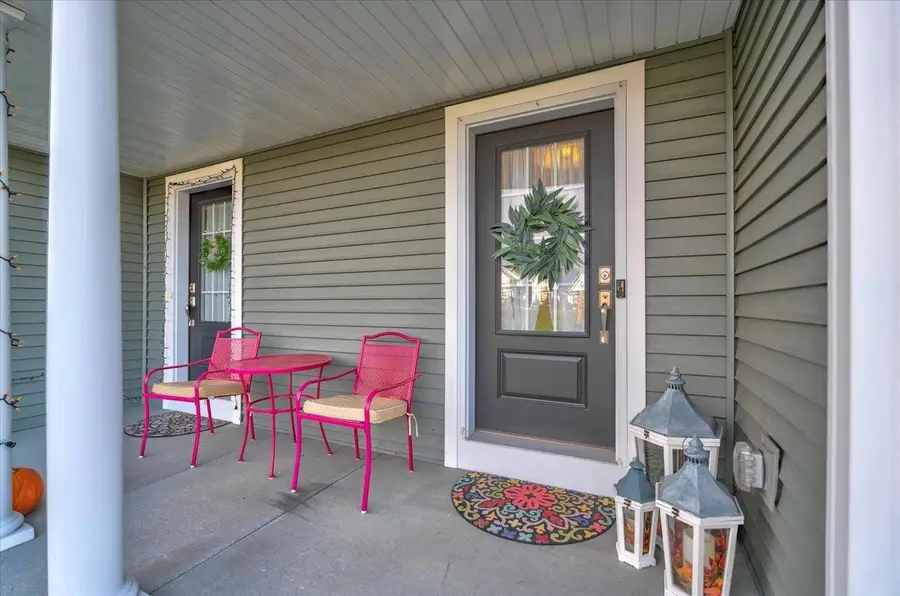 627 Hillcrest Drive, Waunakee, WI 53597 - Image #2