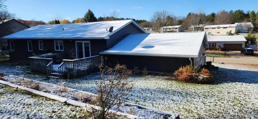 1555 W Golf Drive, Platteville, WI 53818 - Image #2