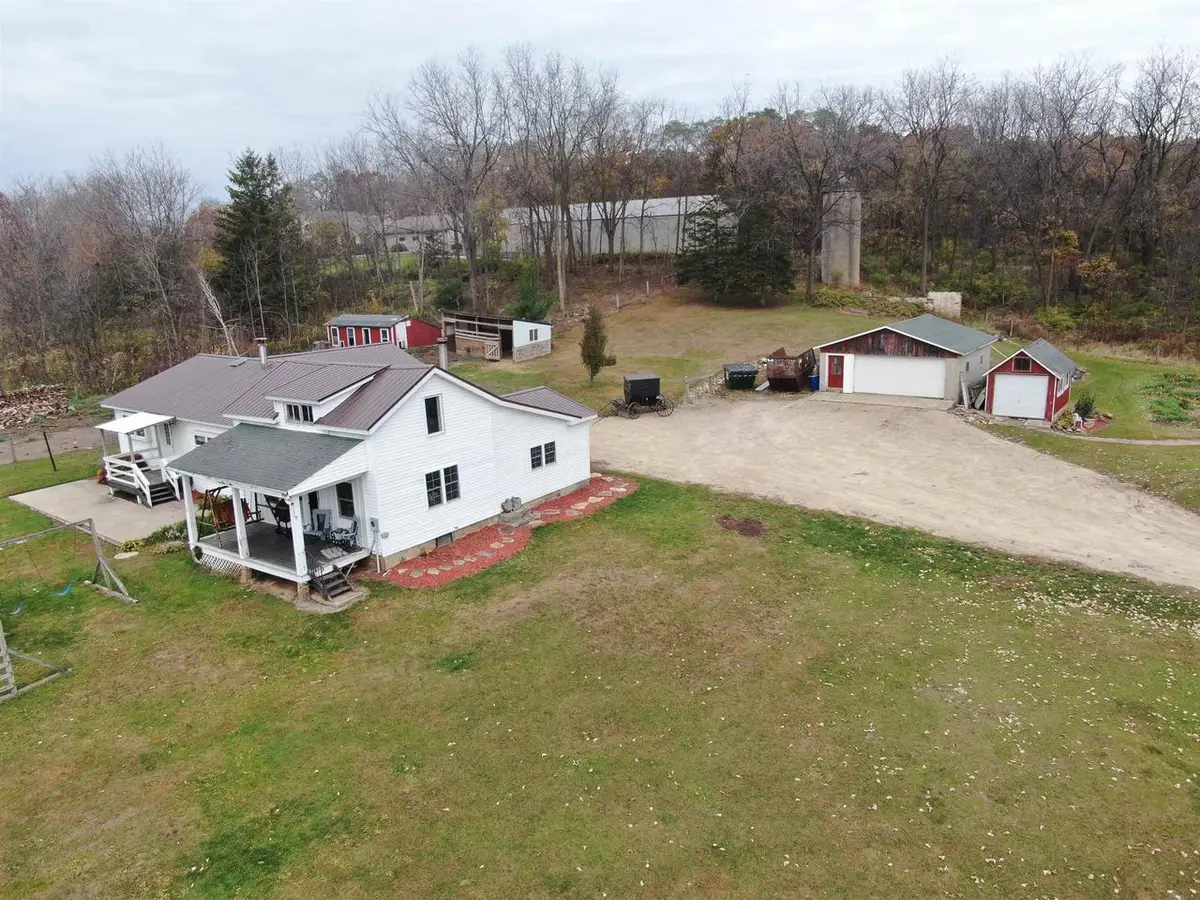 N9307 Old Highway 22 Road, Pardeeville, WI 53954 - Image #1