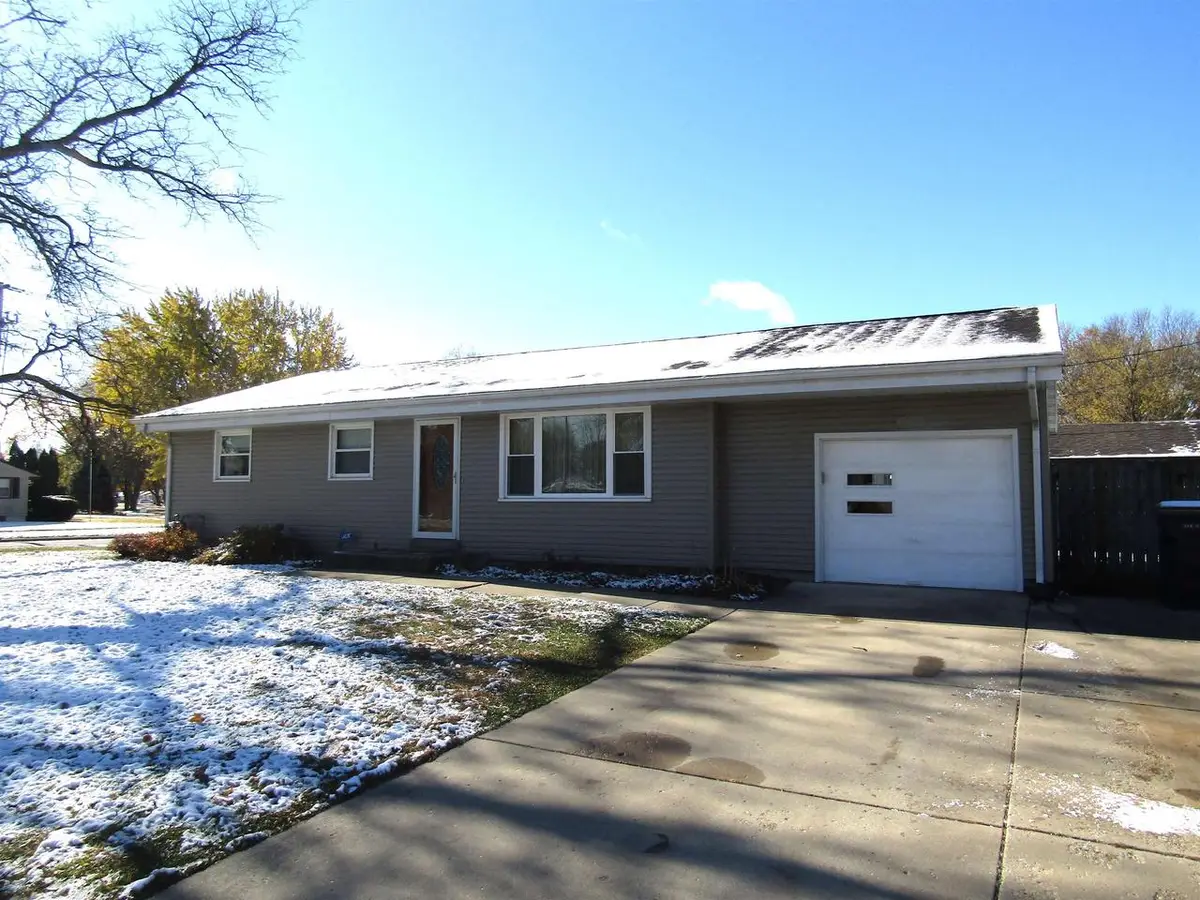 1220 S Grant Avenue, Janesville, WI 53546 - #1