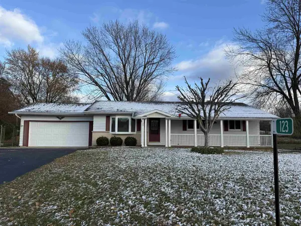 123 County Road B, Cambridge, WI 53523