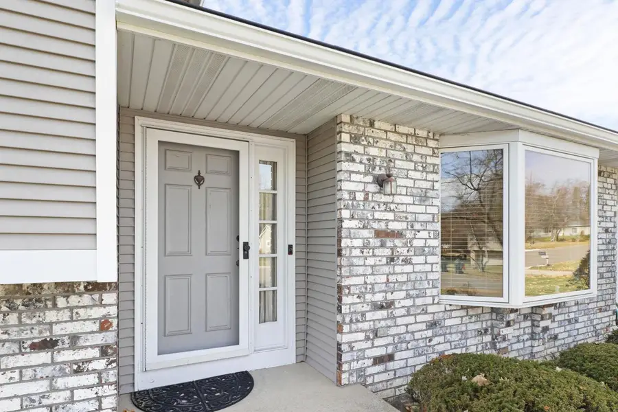 637 Cresthaven Drive, Cottage Grove, WI 53527 - Image #3