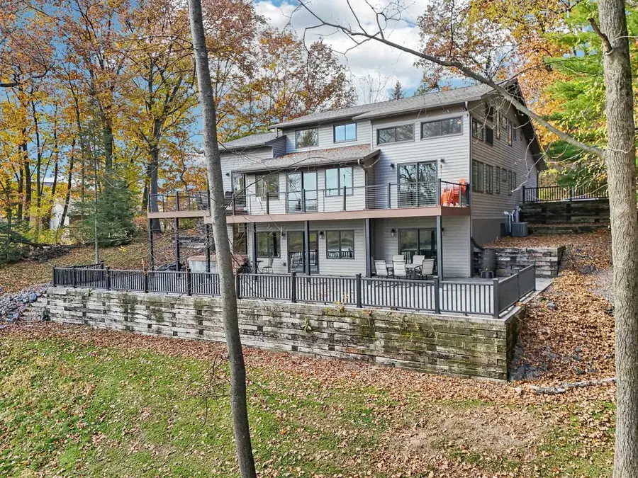 N5620 Thunderbird Road, Portage, WI 53901 - Image #2